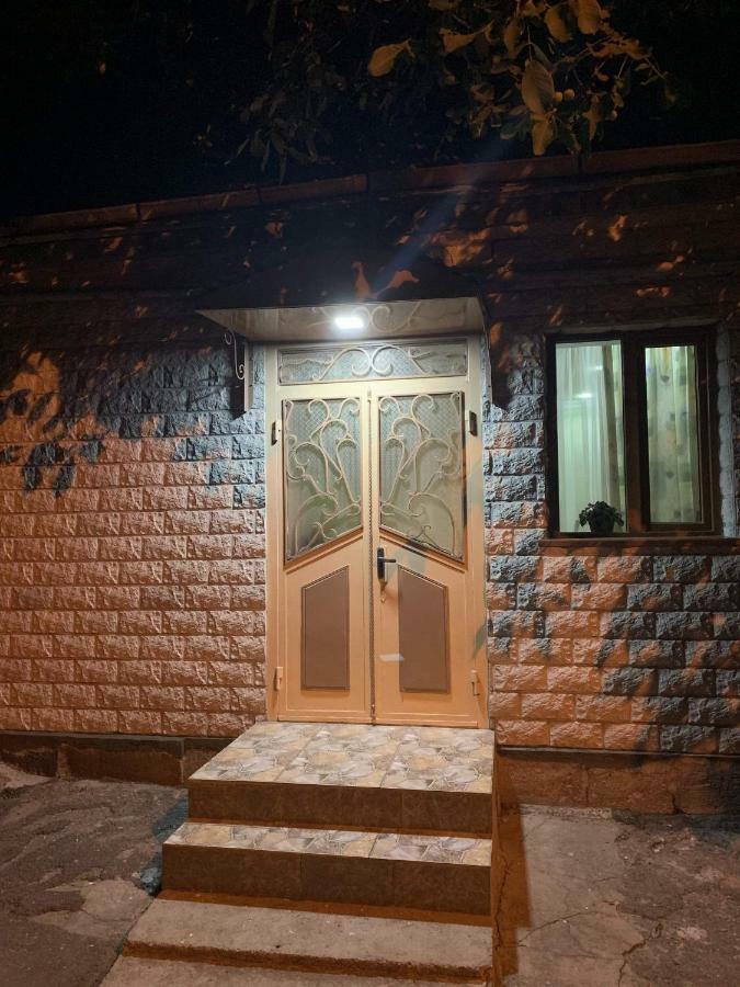 Посуточный Гостевой Дом Gyumri Extérieur photo